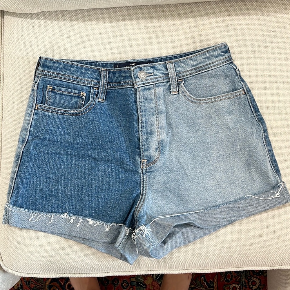 Hollister Ultra High Rise Mom Short 3” - Two Tone